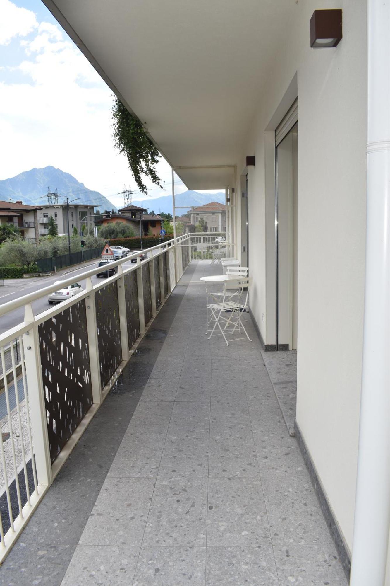Apartamento Baia Delle Rose Via Roma 111 Costa Volpino Exterior foto