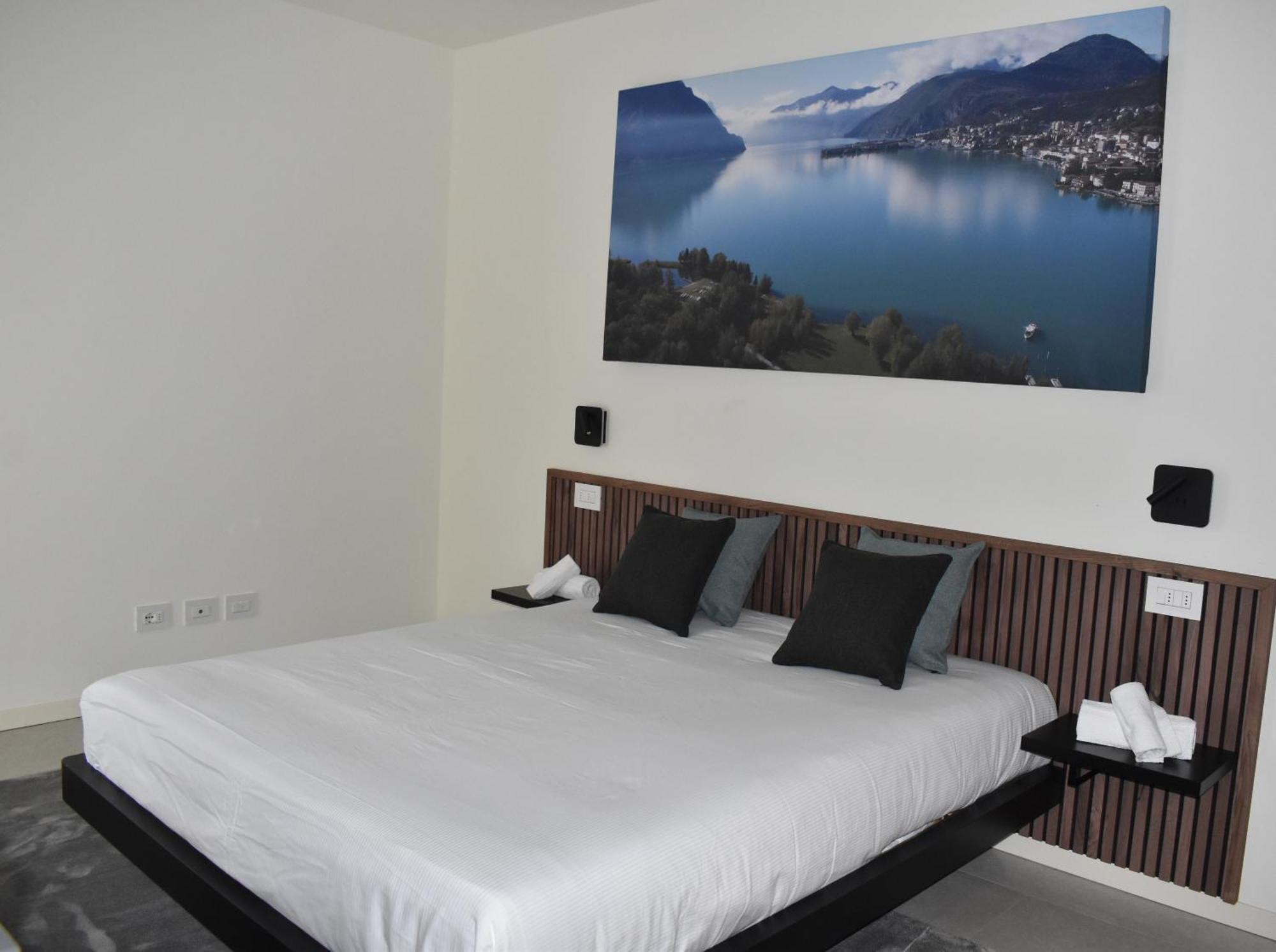 Apartamento Baia Delle Rose Via Roma 111 Costa Volpino Habitación foto