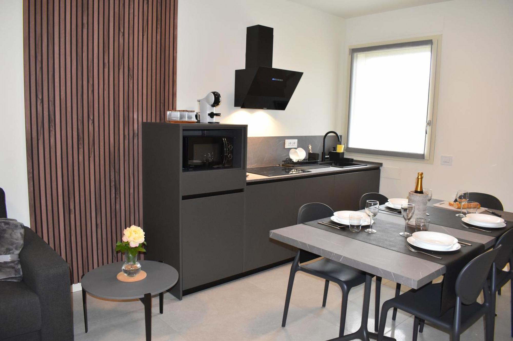 Apartamento Baia Delle Rose Via Roma 111 Costa Volpino Habitación foto
