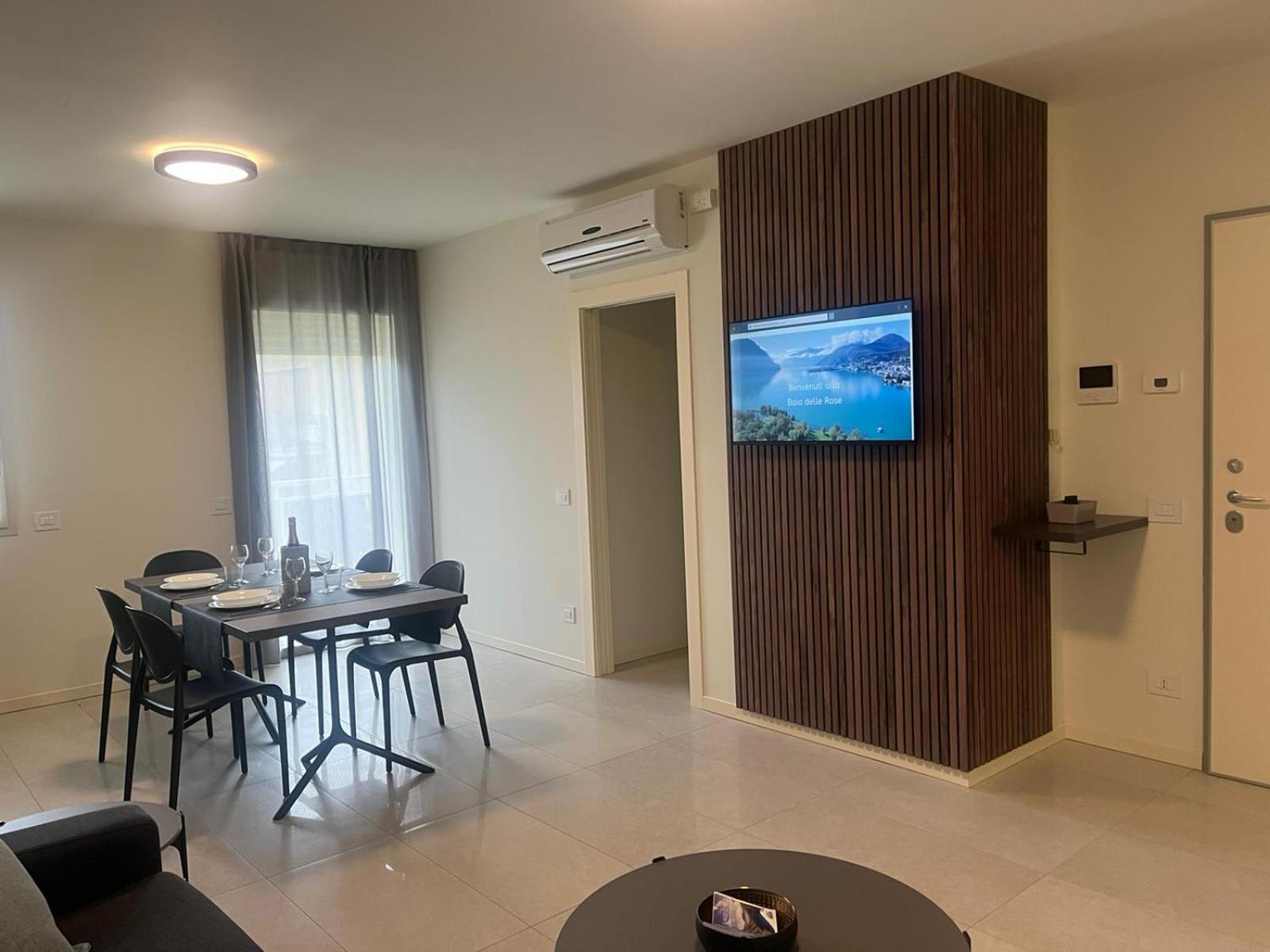 Apartamento Baia Delle Rose Via Roma 111 Costa Volpino Habitación foto
