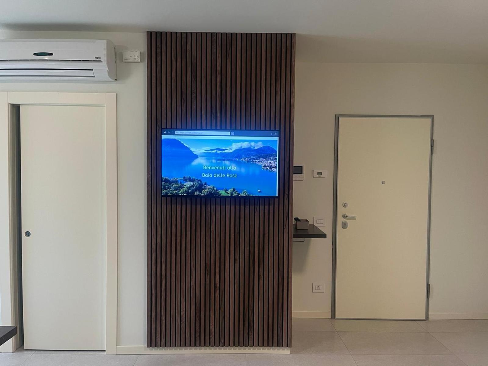 Apartamento Baia Delle Rose Via Roma 111 Costa Volpino Habitación foto