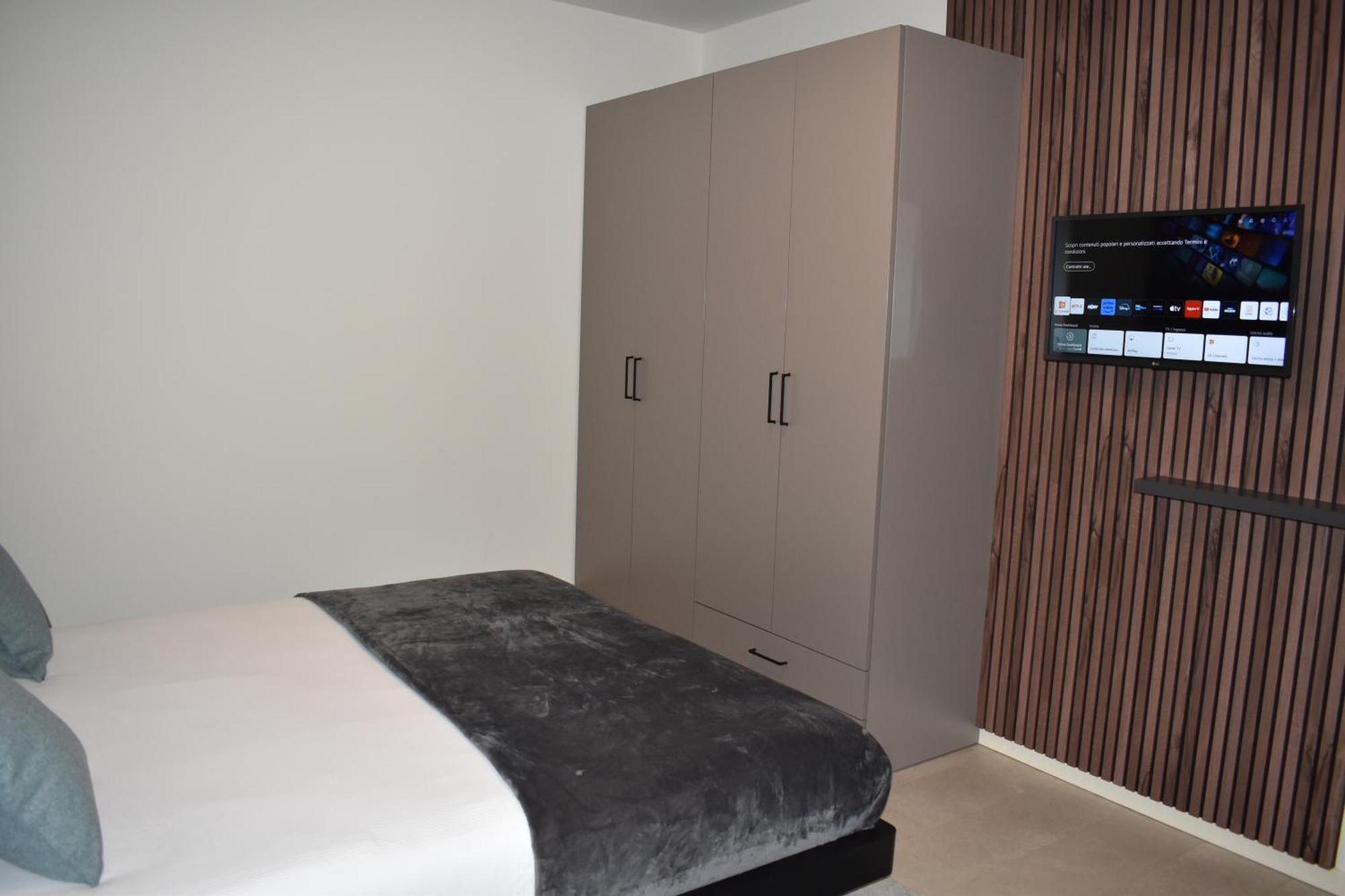 Apartamento Baia Delle Rose Via Roma 111 Costa Volpino Exterior foto